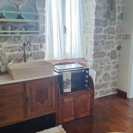 1836 Traditional House