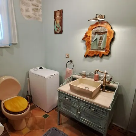 1836 Traditional House Hébergement de vacances