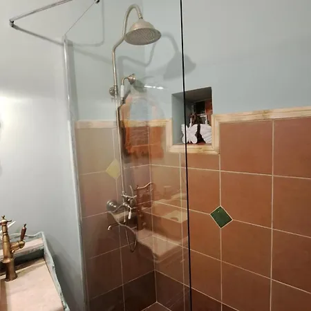 1836 Traditional House Hébergement de vacances *