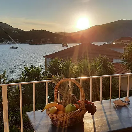 Hébergement de vacances 1836 Traditional House *